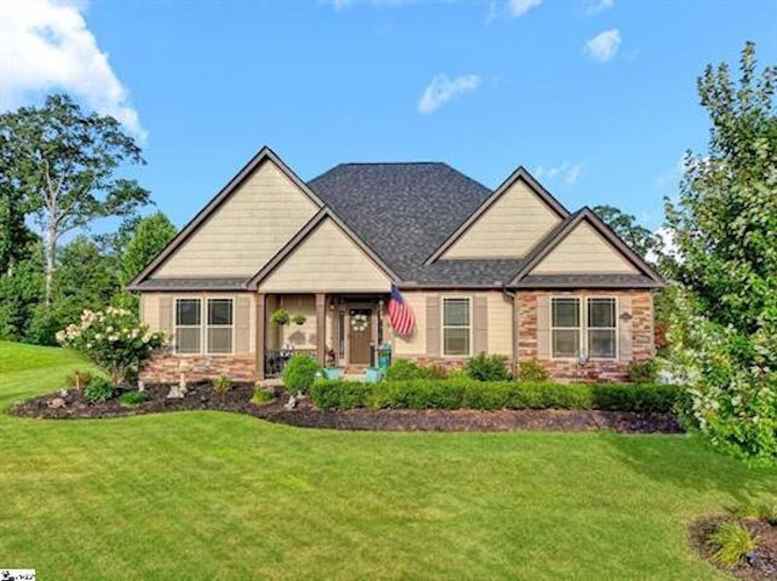Property Photo: 1037 Lingering Water Lane SC 29323