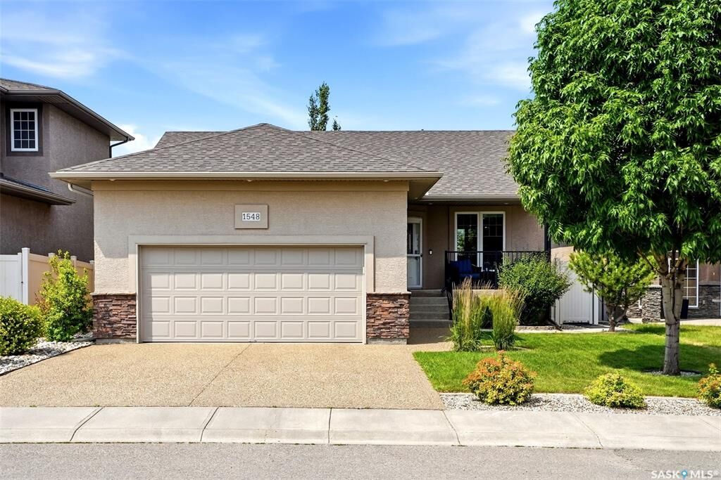 Property Photo:  1548 Maple Hill Crescent N  SK S4X 0E8 