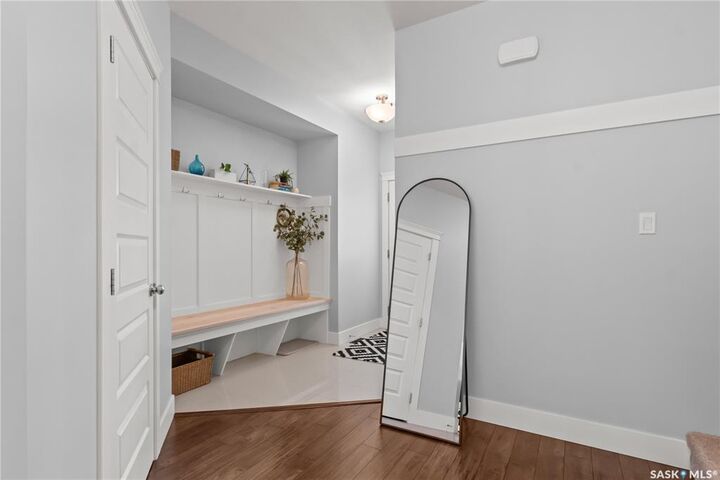 Property Photo:  700 Central Street W 7  SK S0K 0A1 
