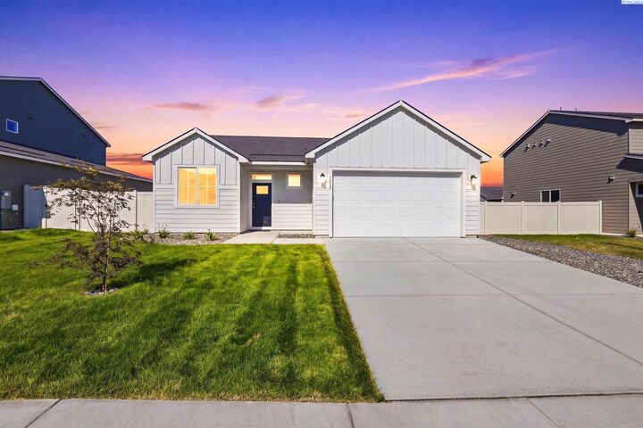 Property Photo: 1209 17th St WA 99320