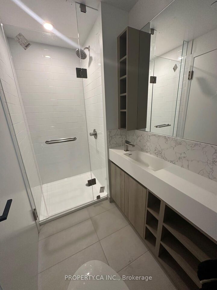 Property Photo: 319 Jarvis Street 702 ON M5B 0C8