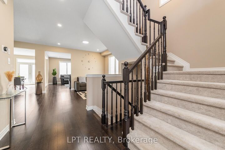 Property Photo: 908 Pedigree Street ON K2S 0Y5