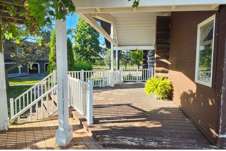Property Photo:  3741 Lakeshore Road E  ON L1B 1L9 