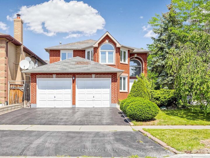 1622 Sandhurst Crescent — photo 1