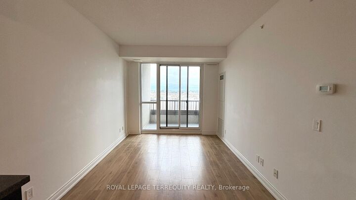 Property Photo: 38 Cedarland Drive 1609 ON L6G 0G7