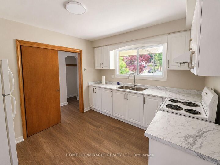 Property Photo:  42 Mark Street  ON N2V 2G5 