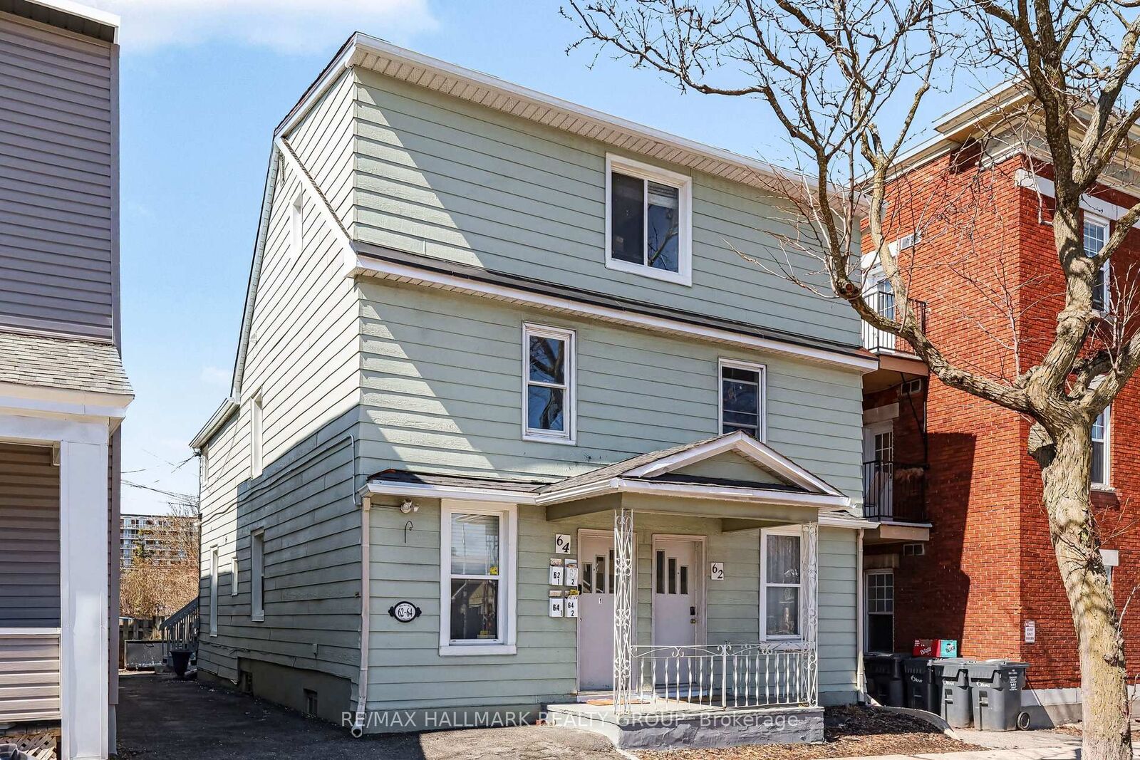 Property Photo:  64 Cobourg Street 2  ON K1N 8G8 