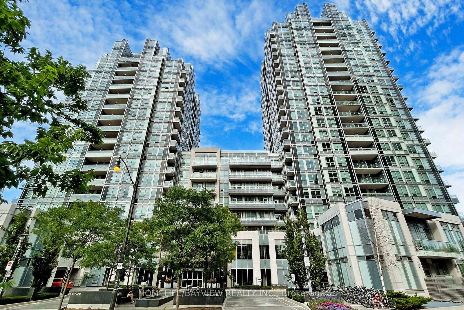 Property Photo: 120 Harrison Garden Boulevard 735 ON M2N 0H1