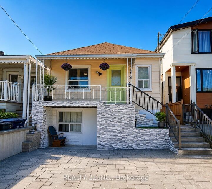 8 Mack Avenue — photo 1