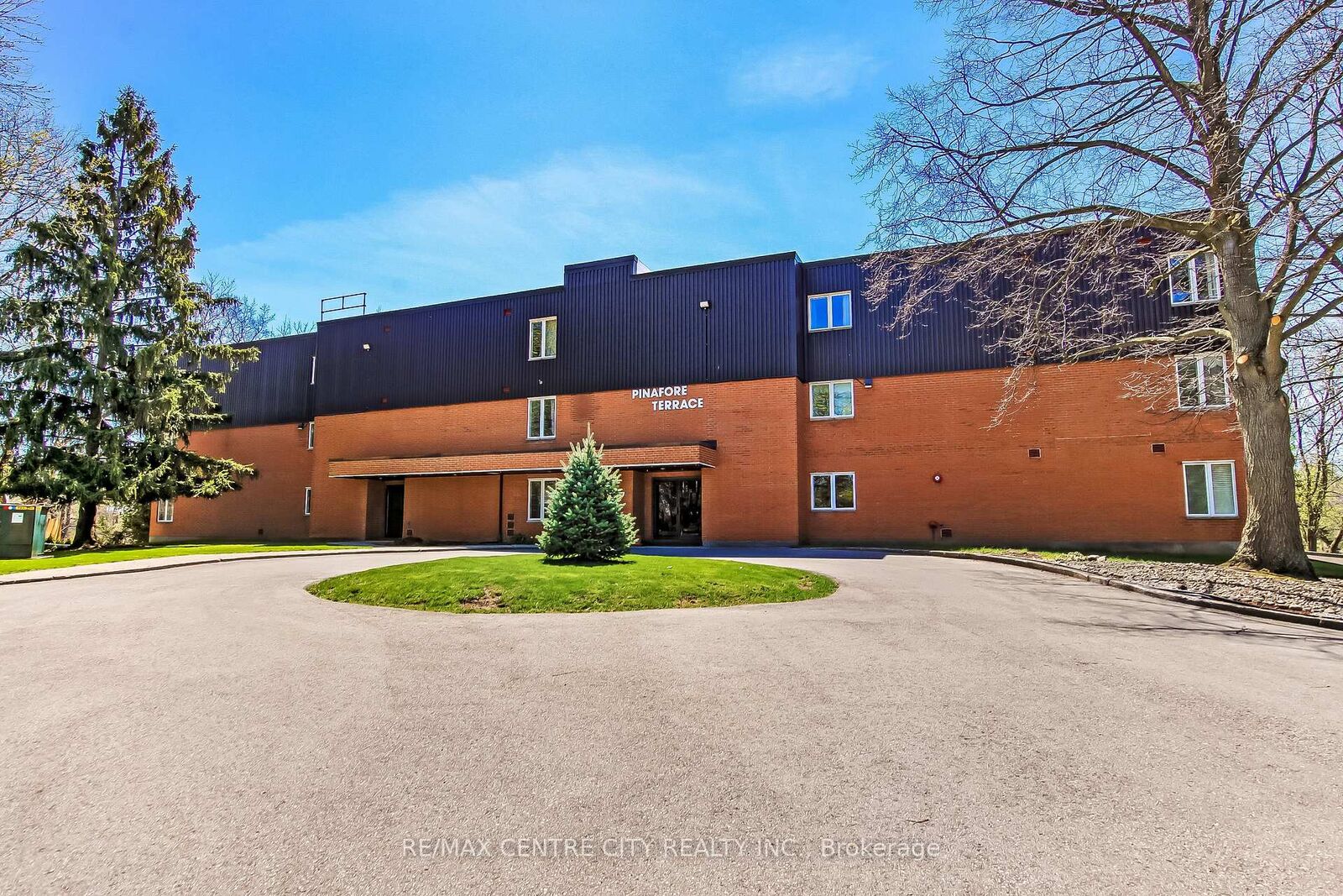 Property Photo:  125 Elm Street 11  ON N5R 1H9 