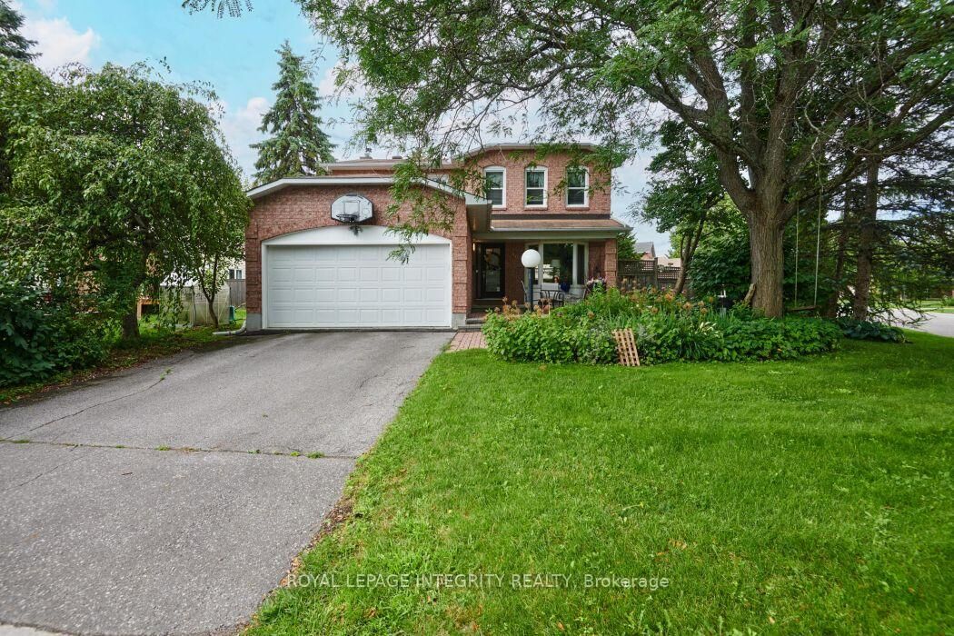 Property Photo:  46 Dartmoor Drive  ON K2M 1S6 