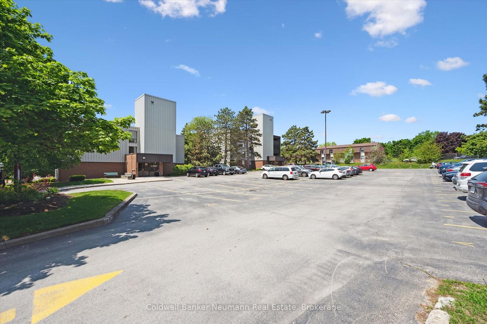 Property Photo: 7 Ajax Street 411 ON N1H 2A9