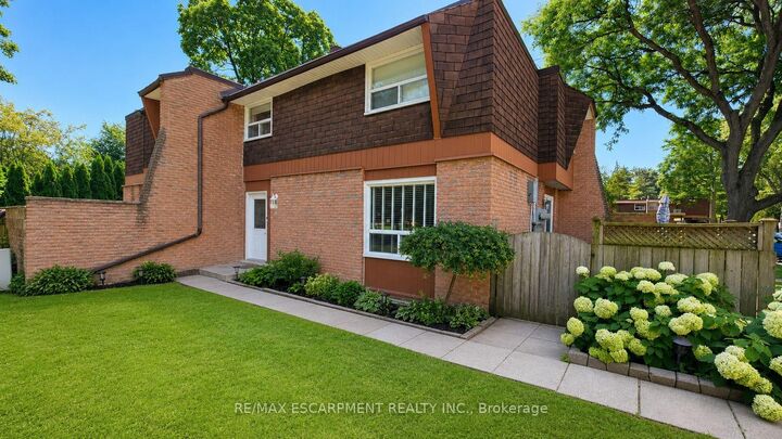 Property Photo: 661 Francis Road 4 ON L7T 3X6