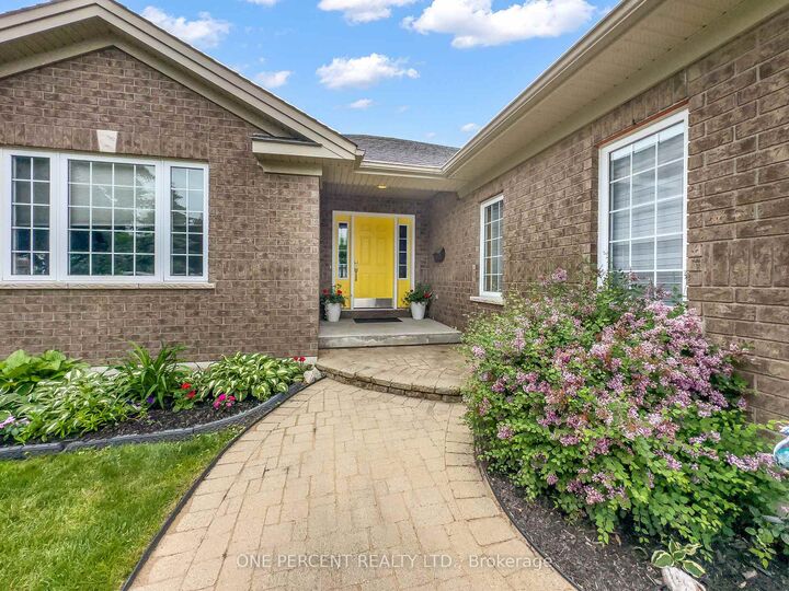 Property Photo: 4 Jason Crescent ON K8V 6P3