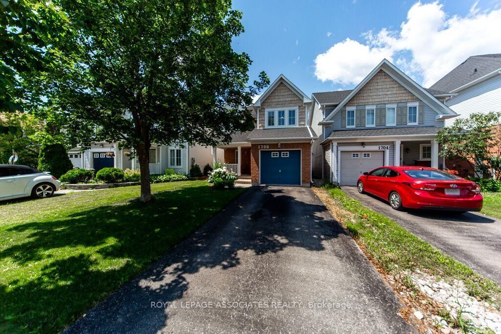 Property Photo:  