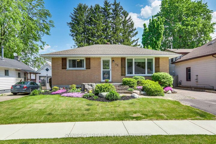 Photo de la propriété:  35 Queen Street  ON N7G 2H5 
