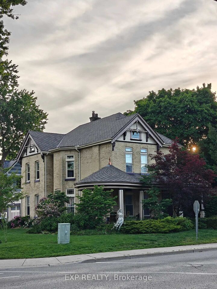 Property Photo: 307 Ridout Street S ON N6C 3Y9