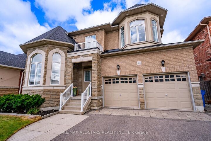 Property Photo: 411 Hoover Park Drive ON L4A 1P4