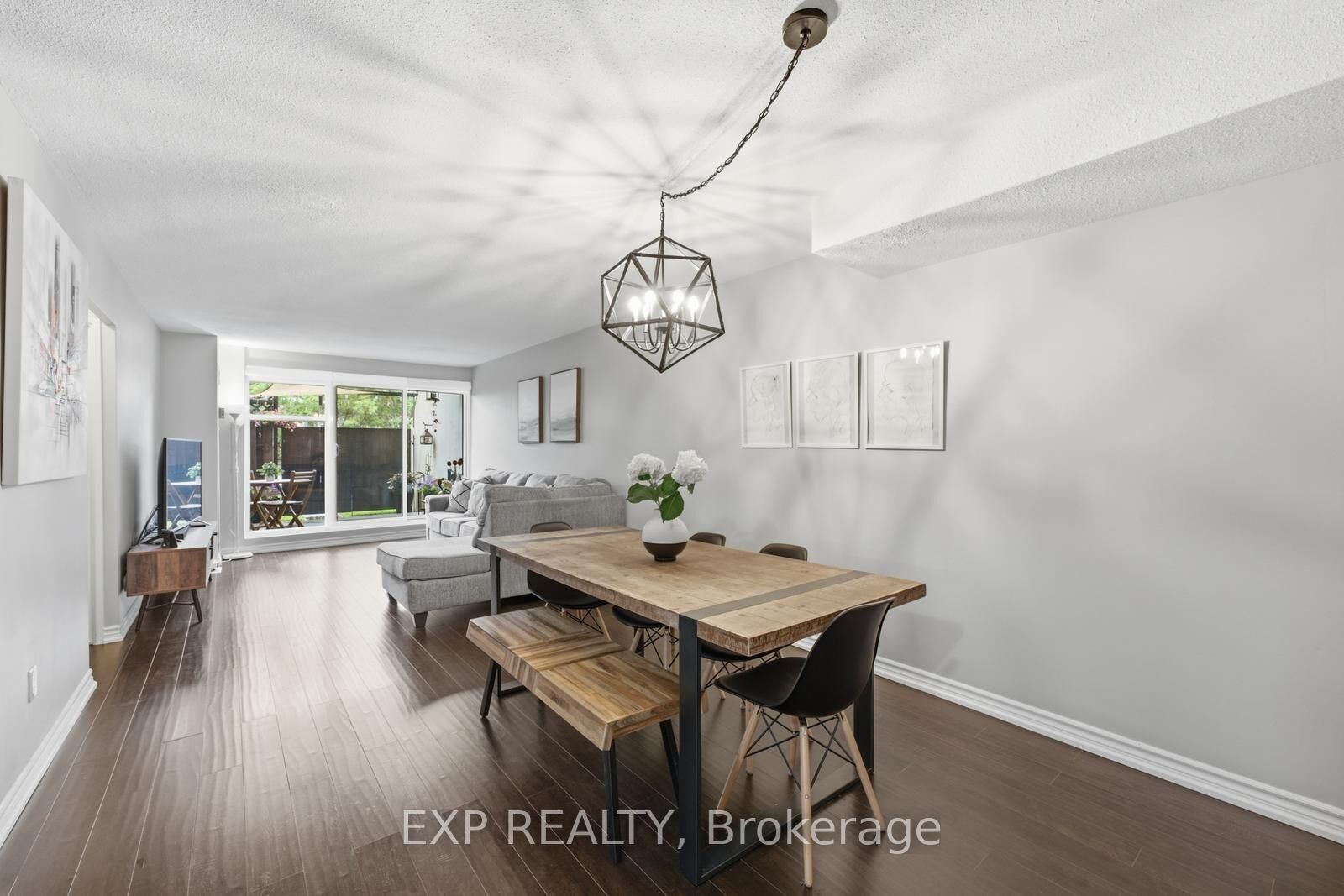 Property Photo:  364 The East Mall N/A 108  ON M9B 6C5 