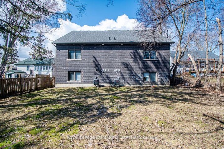 Property Photo:  805B Dundas Street Lower  ON L1N 2N6 