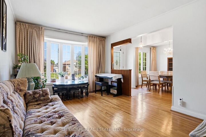 Property Photo:  38 Marta Avenue  ON M1K 1V7 