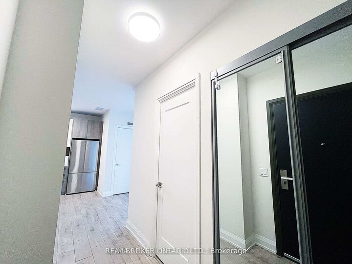 Photo de la propriété:  18 Water Walk Drive 2209  ON L3R 6L5 