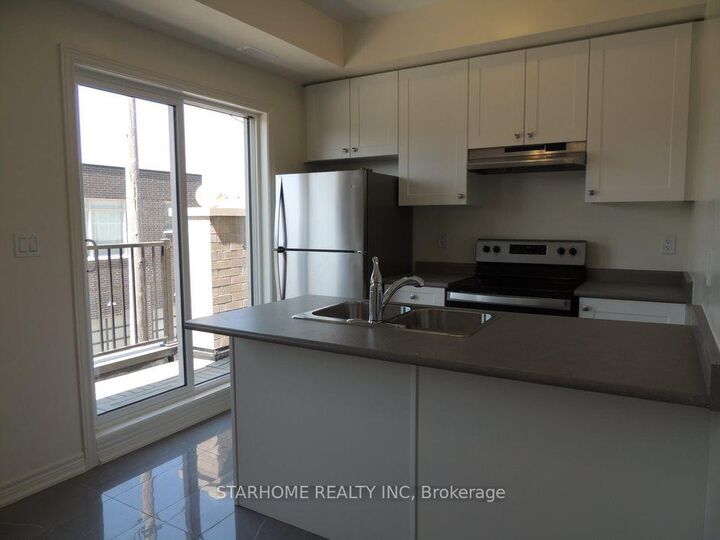 Property Photo:  9436 Bayview Avenue Coach  ON L4C 5G9 