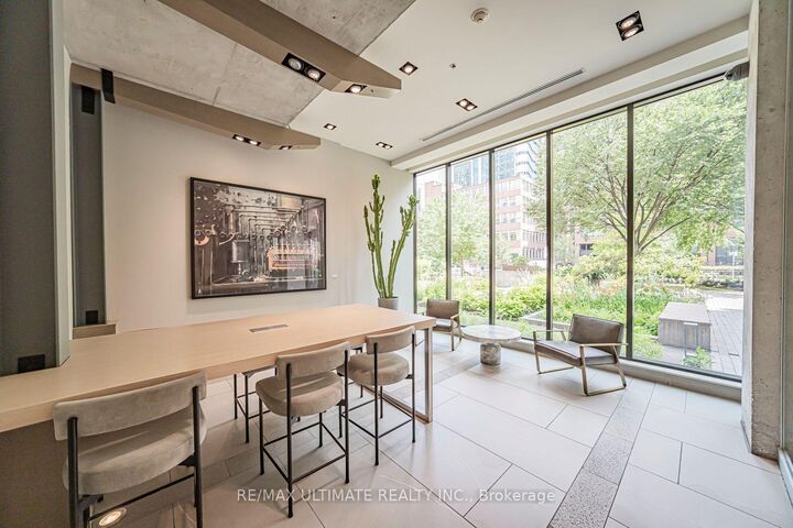 Property Photo: 400 Wellington Street W 306 ON M5V 0B5