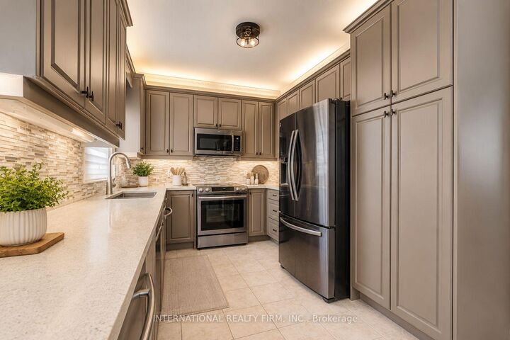 Property Photo: 43 Water Garden Lane ON L4H 1N2
