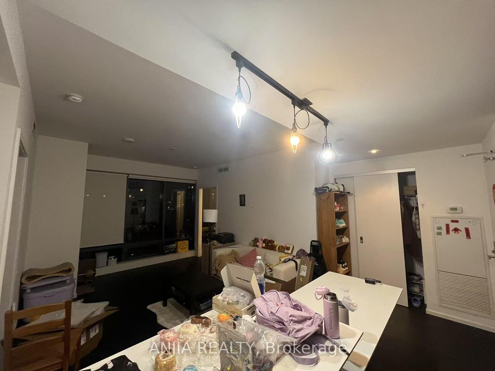 Property Photo:  5 St.joseph Street 1107  ON M4Y 0B6 
