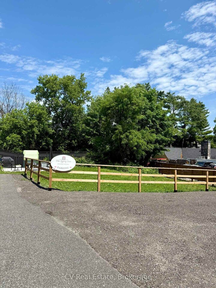 Property Photo:  2 Mahaffy Court 151  ON P1L 2A6 