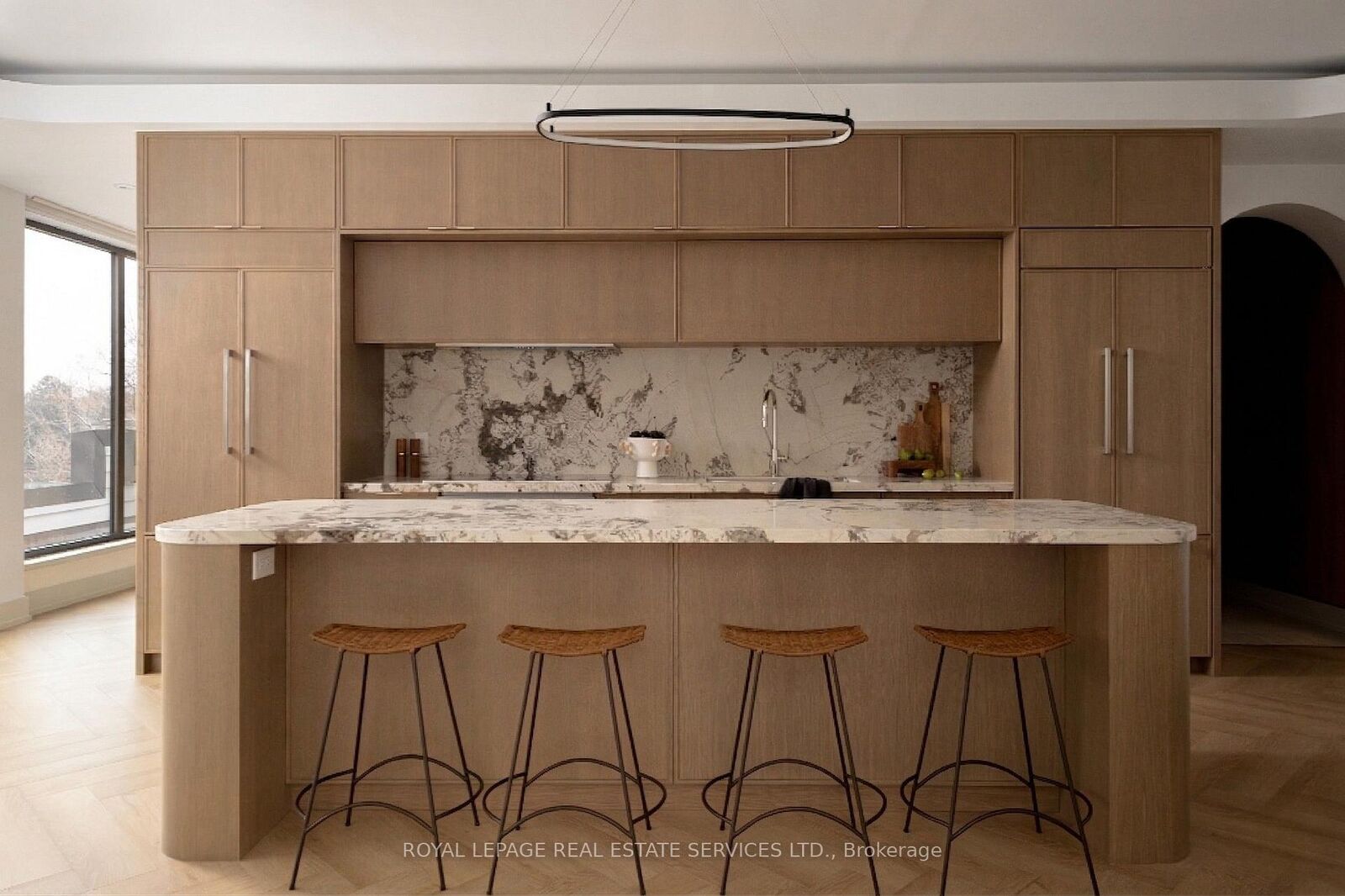 Property Photo:  32 Rowanwood Avenue Fourth Level  ON M4W 1Y7 