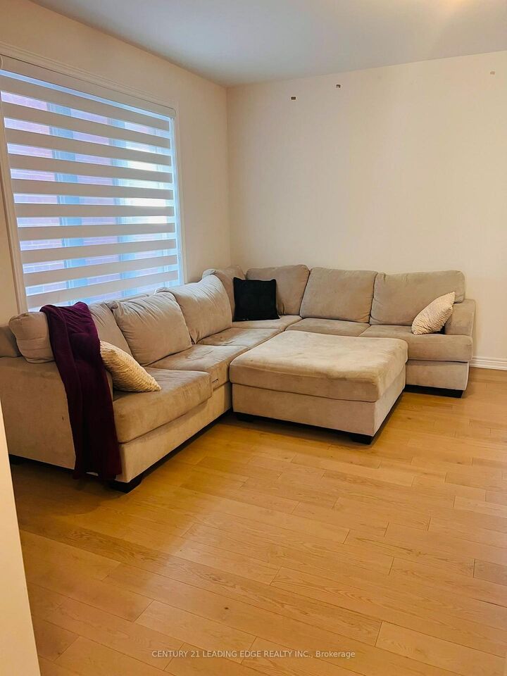 Property Photo:  28 Vickery Street  ON L1P 0L2 