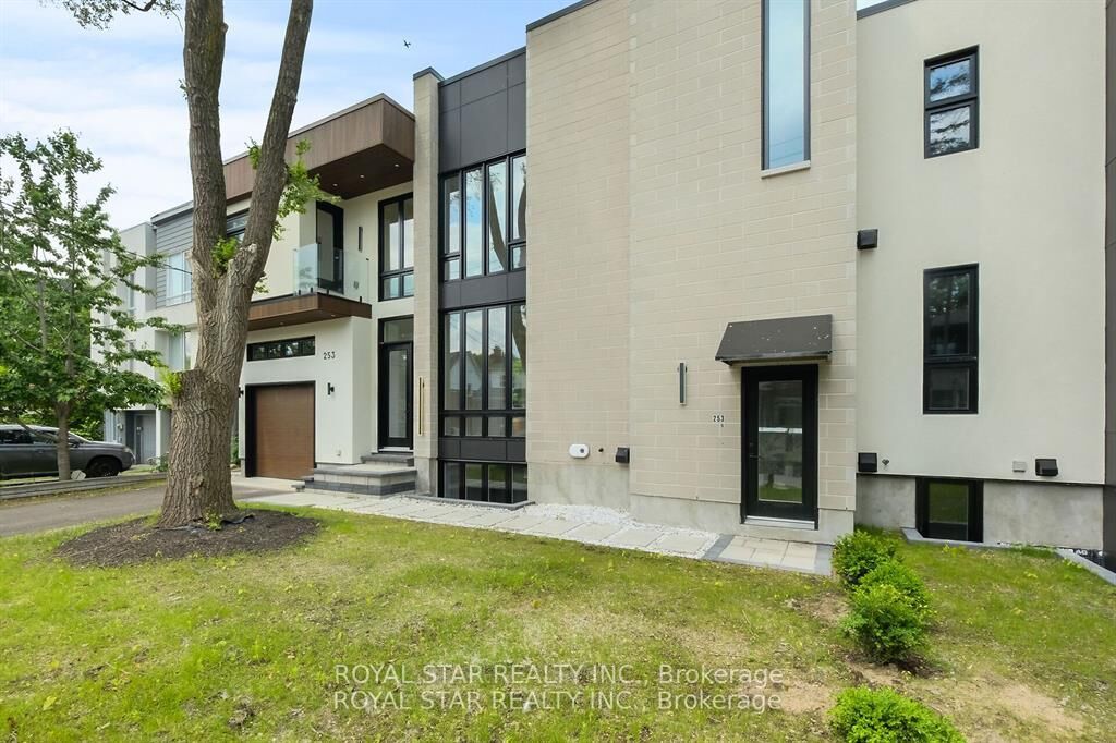 Property Photo: 253 Duncairn Avenue Unit B ON K1Z 5P3