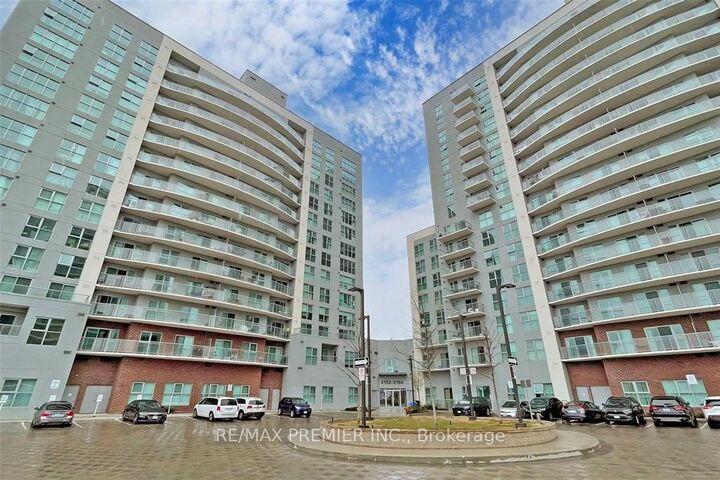 Property Photo: 2150 Lawrence Avenue E Ph12 ON M1R 3A7