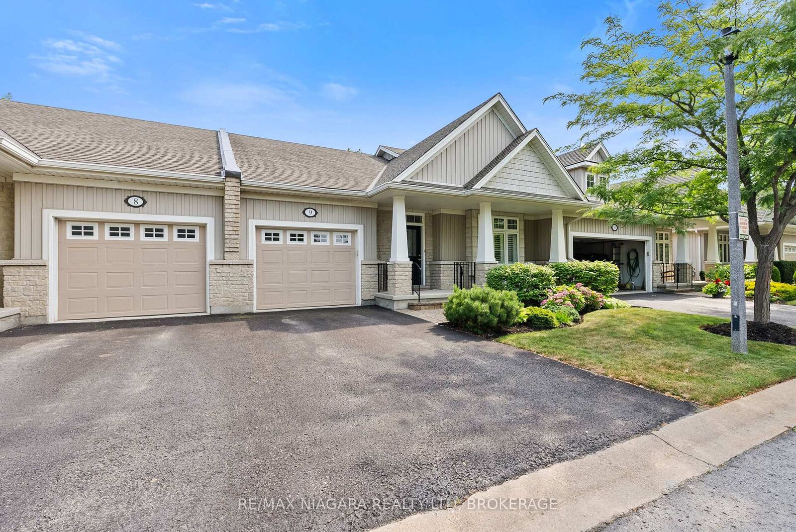 Property Photo: 92 Loretta Drive 9 ON L0S 1T0