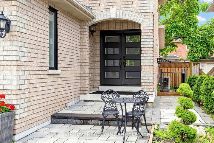 Property Photo: 77 Amberview Drive ON L4P 3Y3