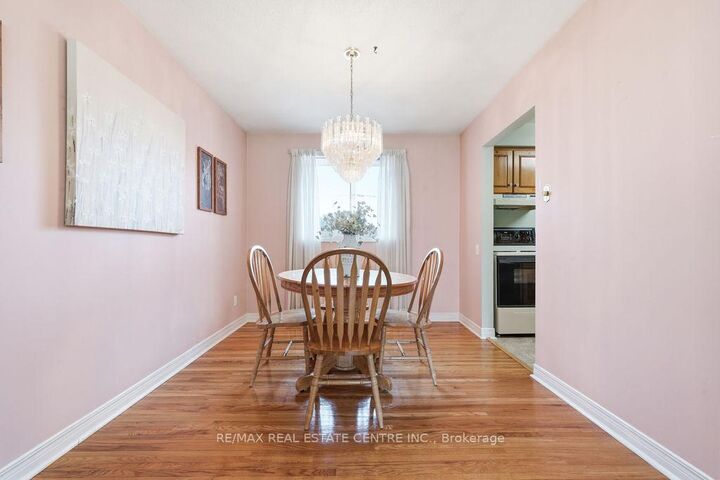 Property Photo:  633 Birch Street  ON K8A 7K7 