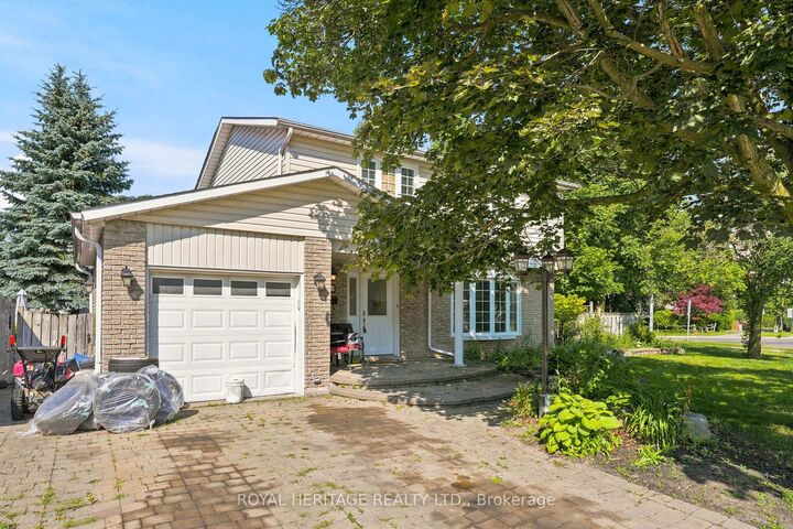 Property Photo:  2 Belton Court  ON L1N 5P1 