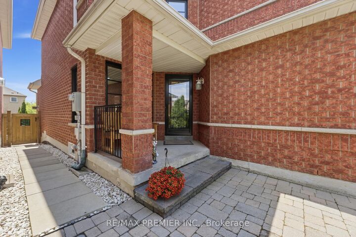 Property Photo:  37 Princeton Gate  ON L6A 2R7 