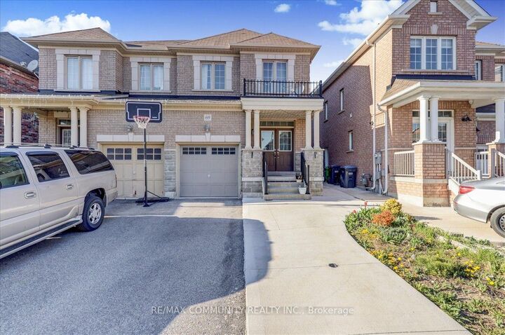 Property Photo:  69 Clearfield Drive  ON L6P 3J4 