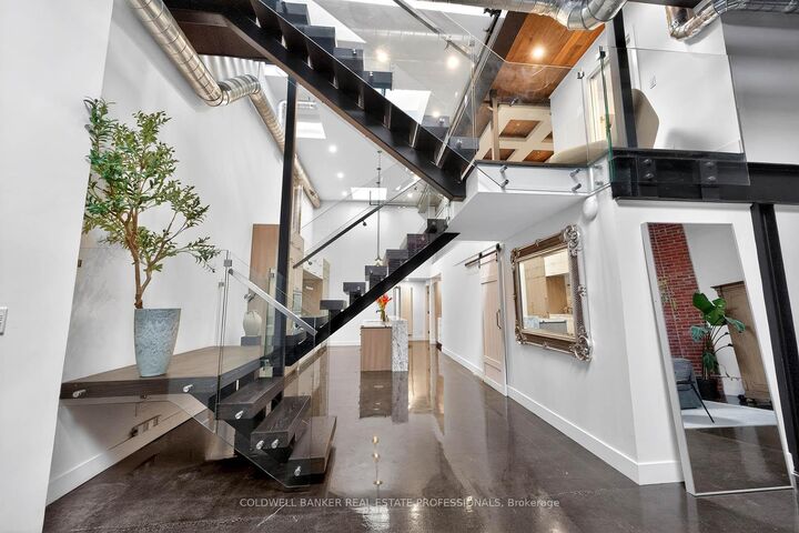 326 Carlaw Avenue 127 — photo 1