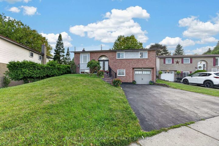 Property Photo:  31 Rosalynne Avenue  ON L1C 3X7 