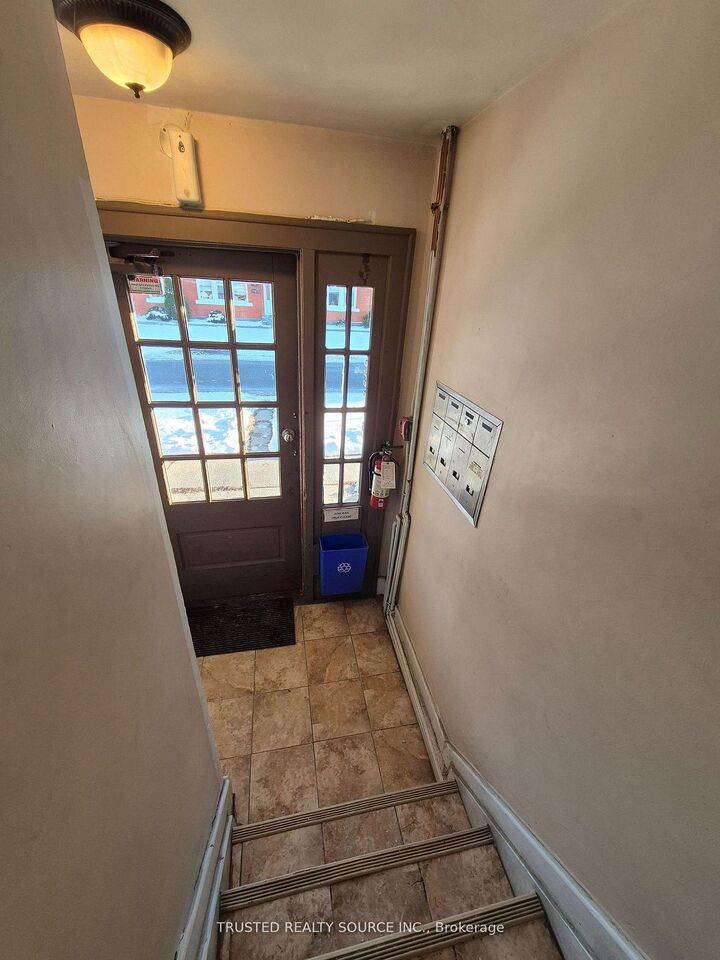 Photo de la propriété:  1614 Ontario Street #4  ON N8Y 1M6 