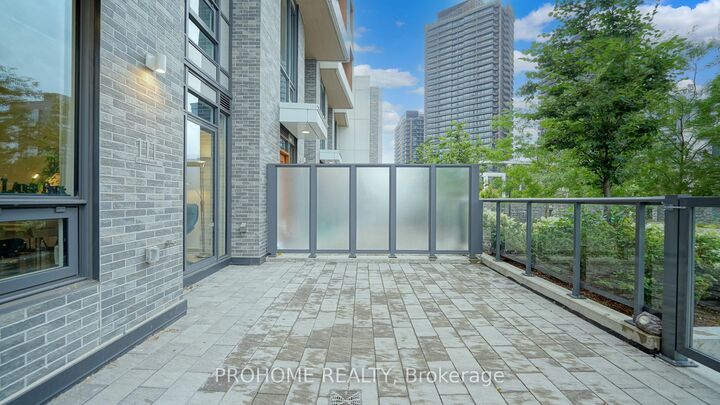 Property Photo: 27 McMahon Drive 111 ON M2K 0J2