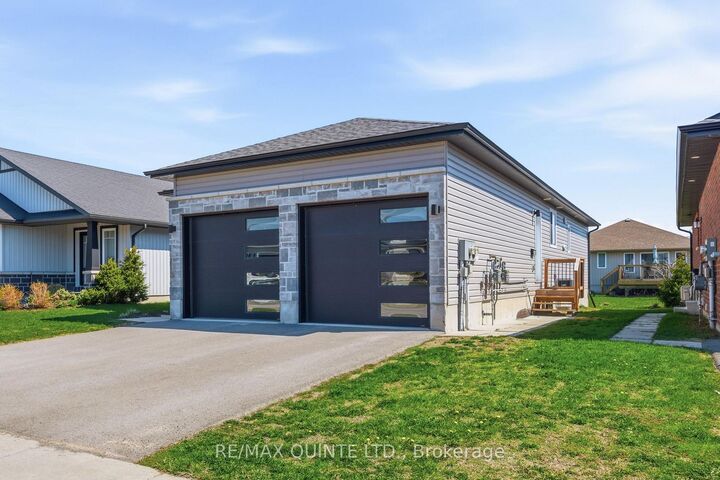 Property Photo: 86 Aldersgate Drive W A &Amp B ON K8P 0G8