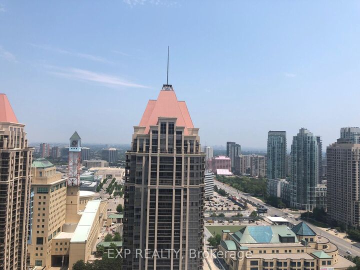 Property Photo: 4065 Confederation Parkway 2807 ON L5B 0L4