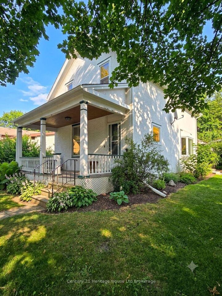 Property Photo:  152 Charles Street E  ON N5C 1K2 