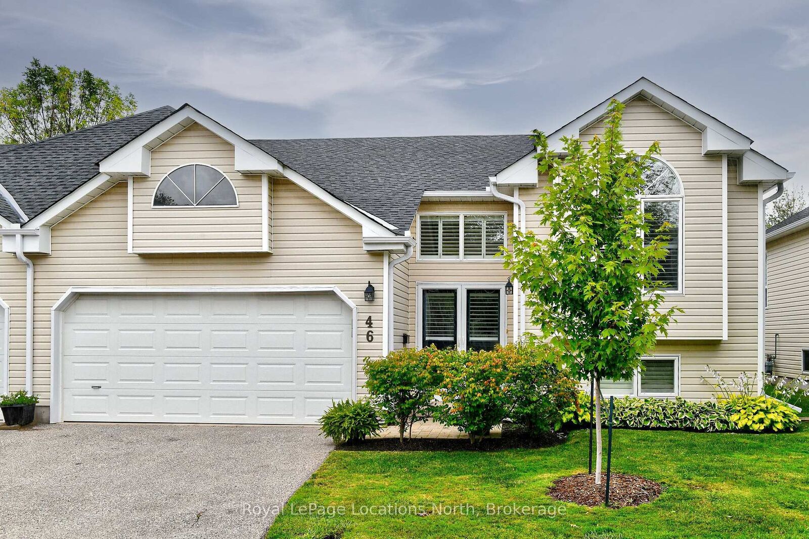 Property Photo: 46 Barker Boulevard 13 ON L9Y 4W4