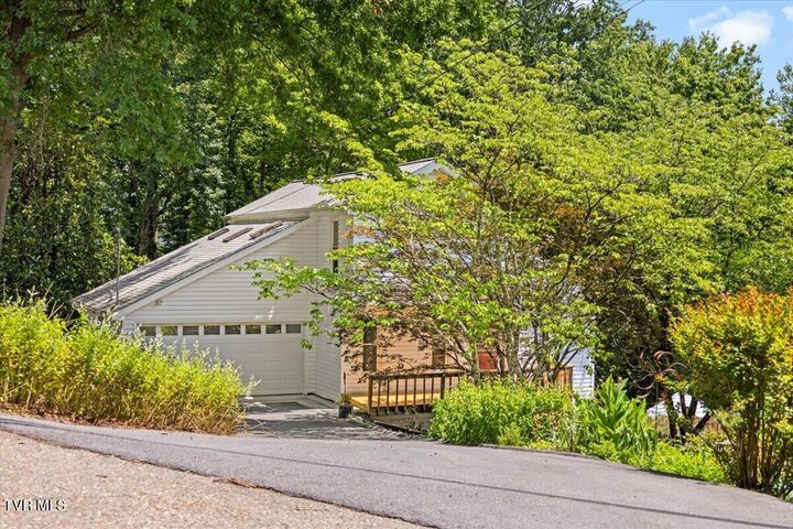 Property Photo: 4235 Skyland Lane TN 37664